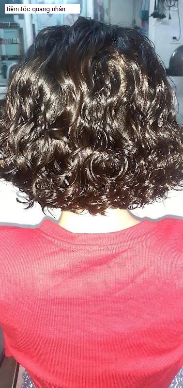 Hình ảnh tiệm tóc quang nhân